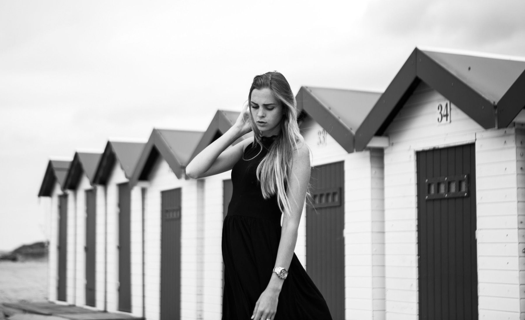 Séance photo mode en noir et blanc à la plage - photographe Dax