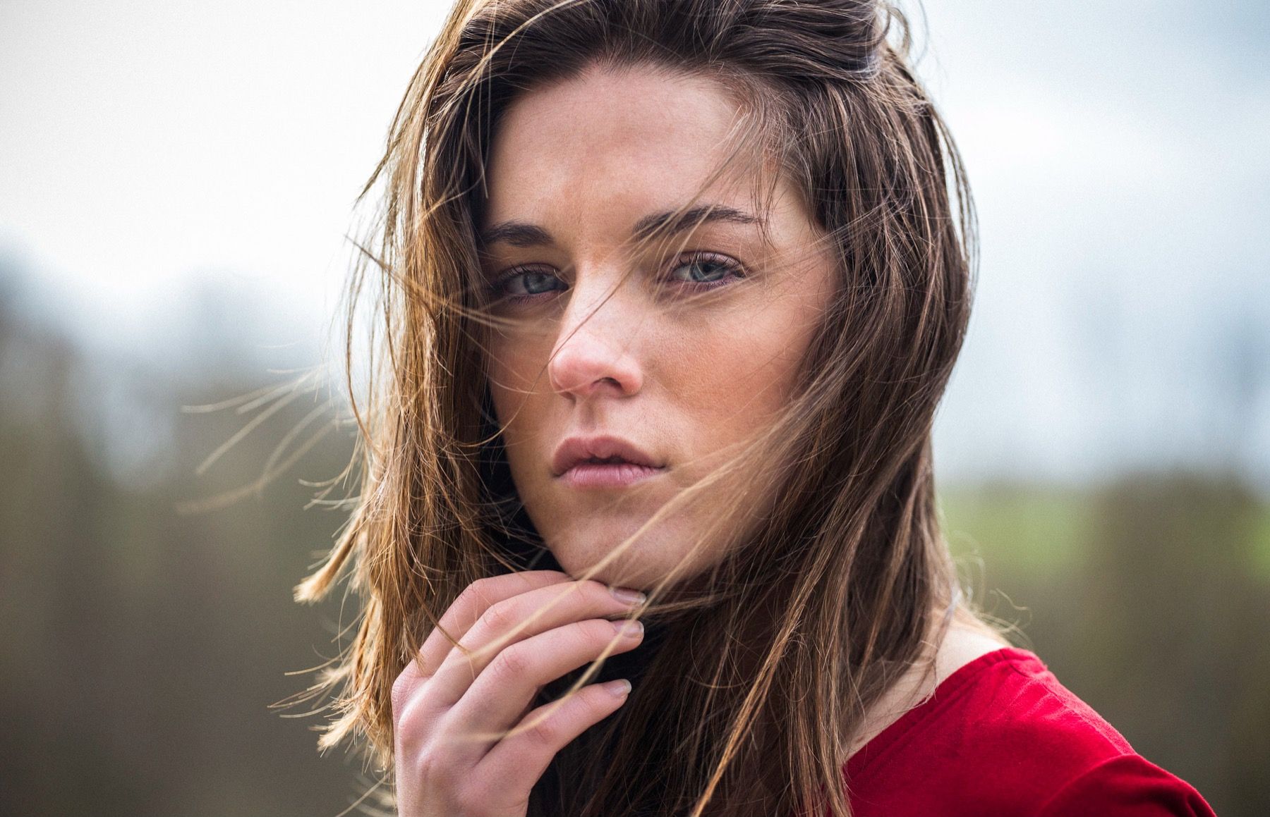 Portrait couleur d'une femme avec pull rouge - séance photo Dax